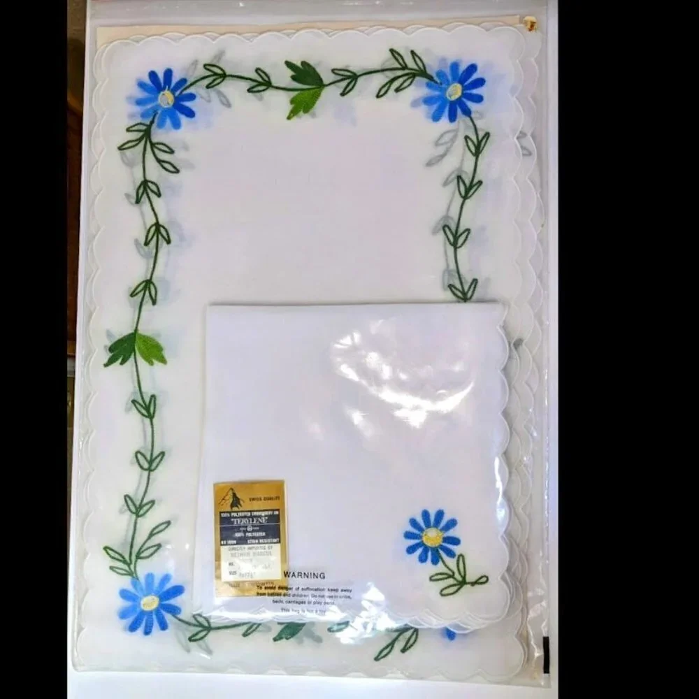 Daisy Embroidered Lace Placemats & Napkins Set (x4)